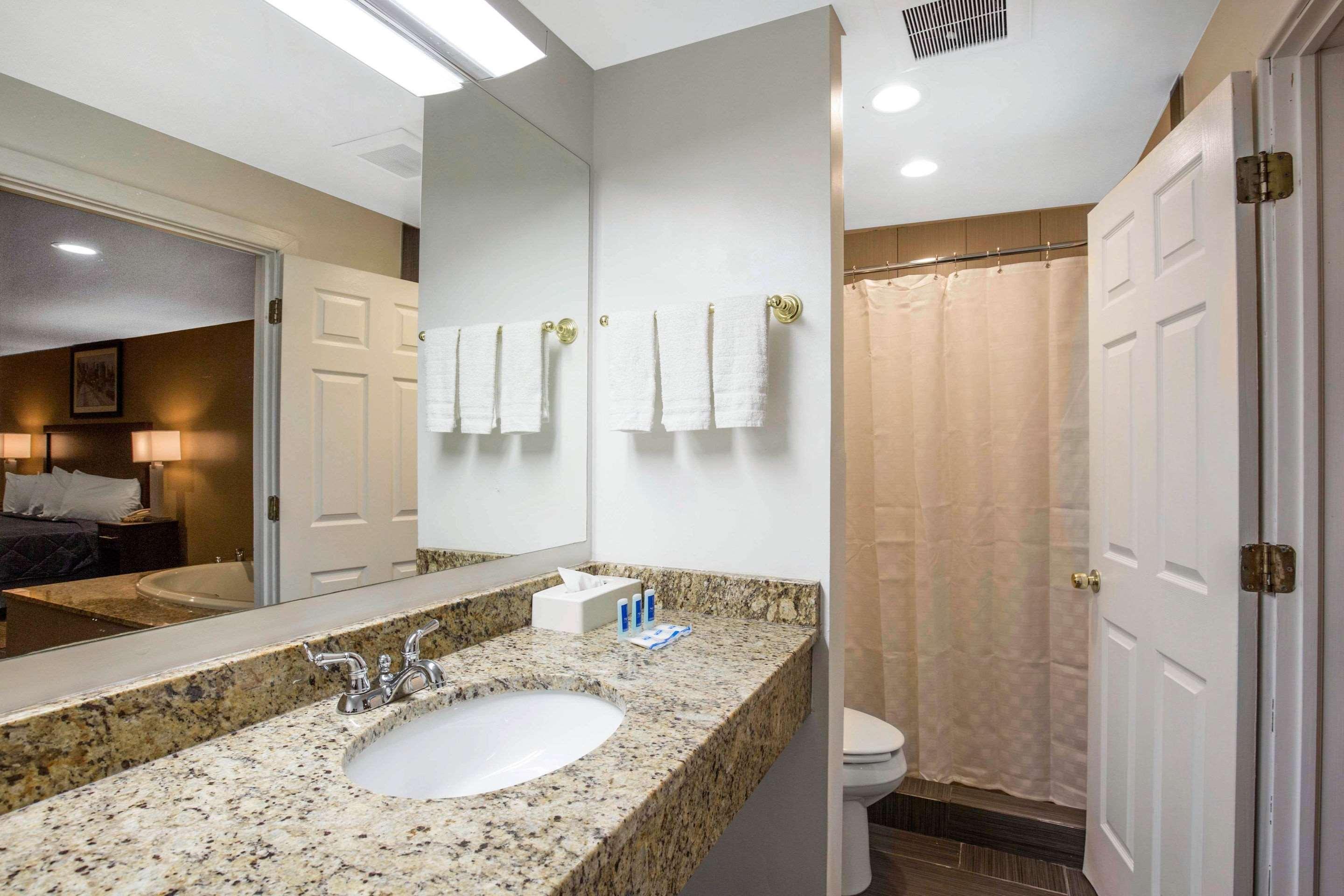 Rodeway Inn Lyons - La Grange מראה חיצוני תמונה